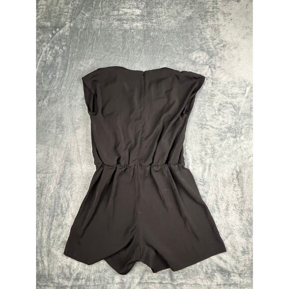 DKNY Women’s Black Romper Shorts Outfit Size 8 Elegant One Piece Excellent - Picture 4 of 8